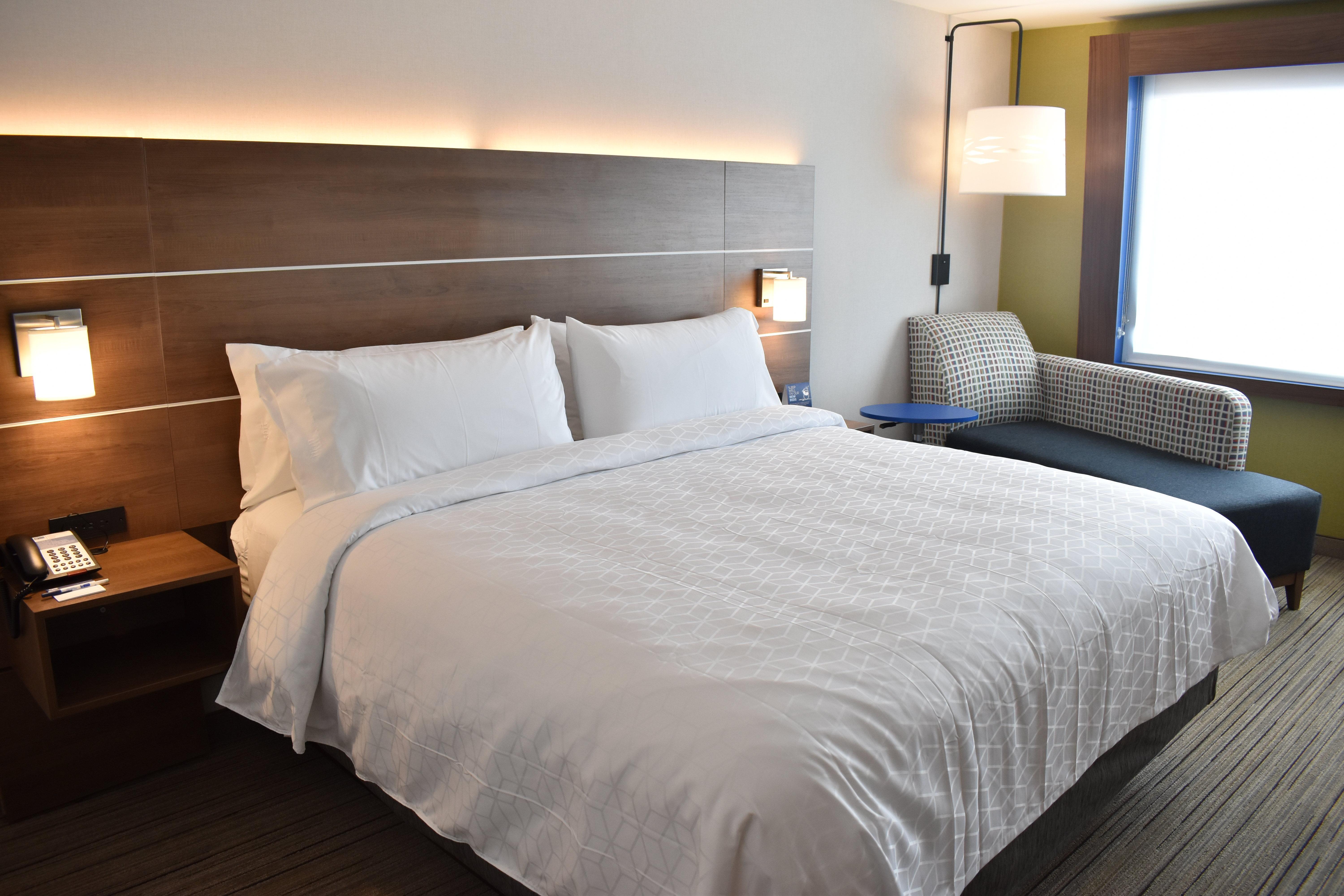 Holiday Inn Express & Suites - Boston South - Randolph By Ihg Buitenkant foto