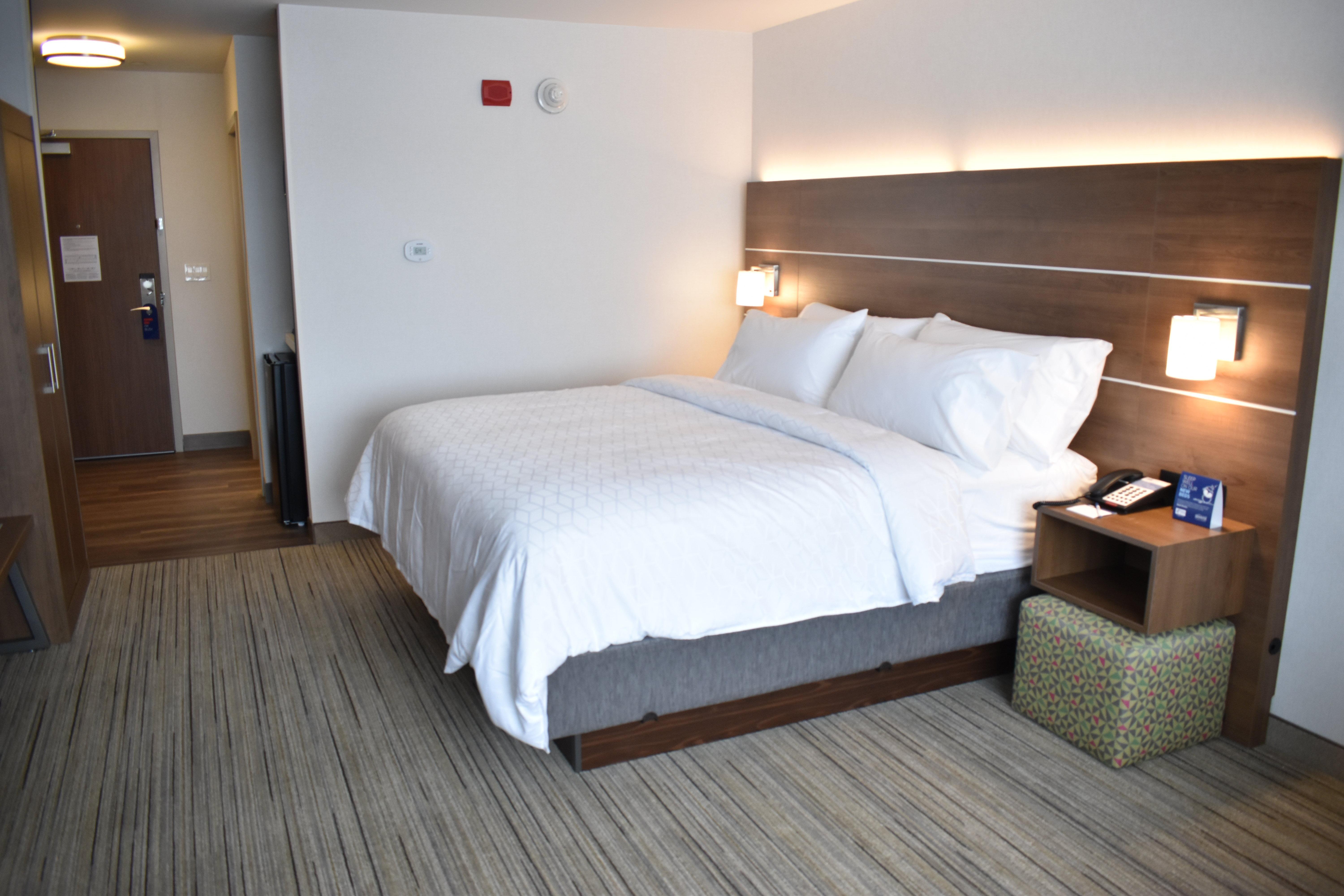 Holiday Inn Express & Suites - Boston South - Randolph By Ihg Buitenkant foto