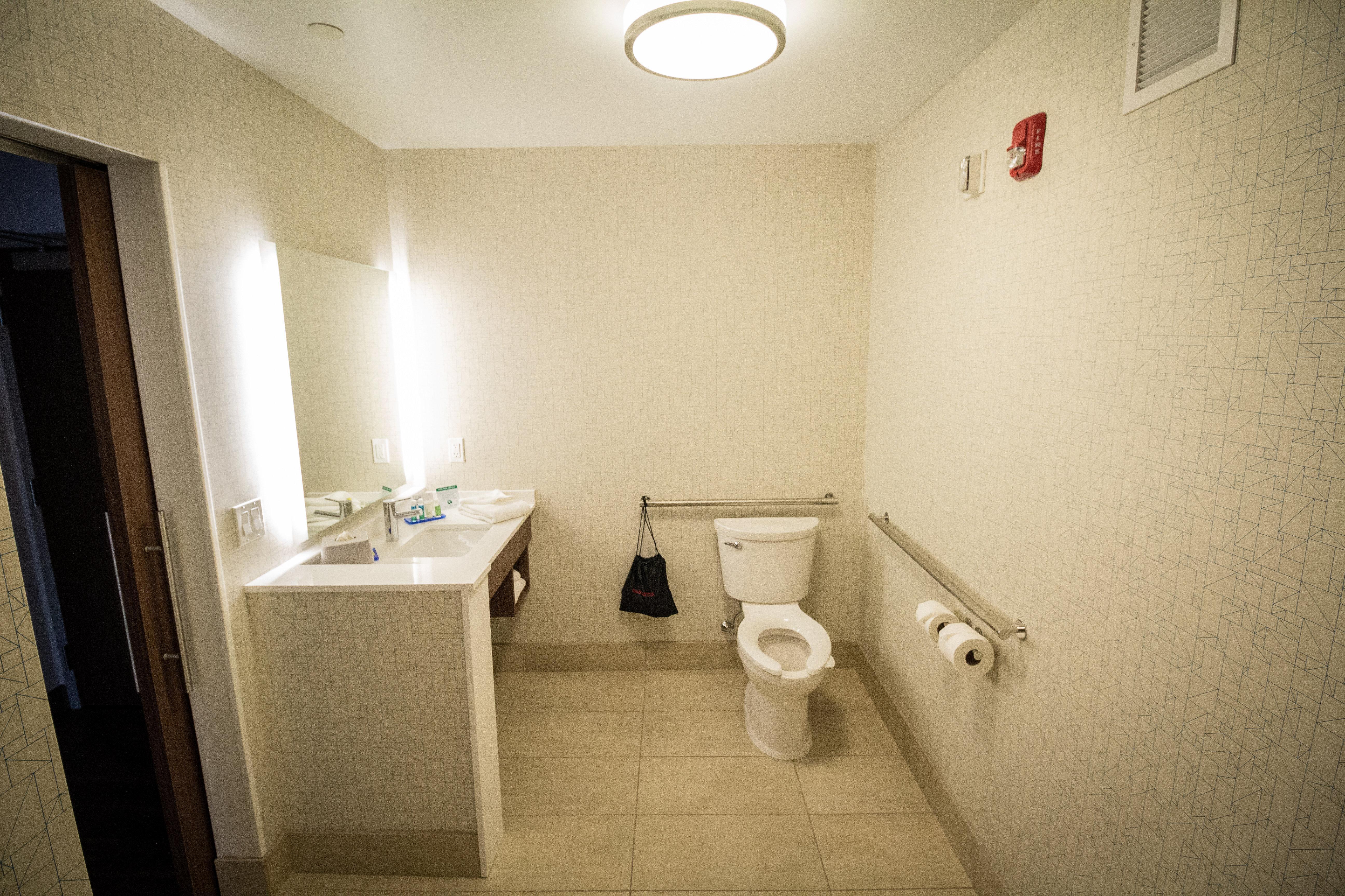 Holiday Inn Express & Suites - Boston South - Randolph By Ihg Buitenkant foto