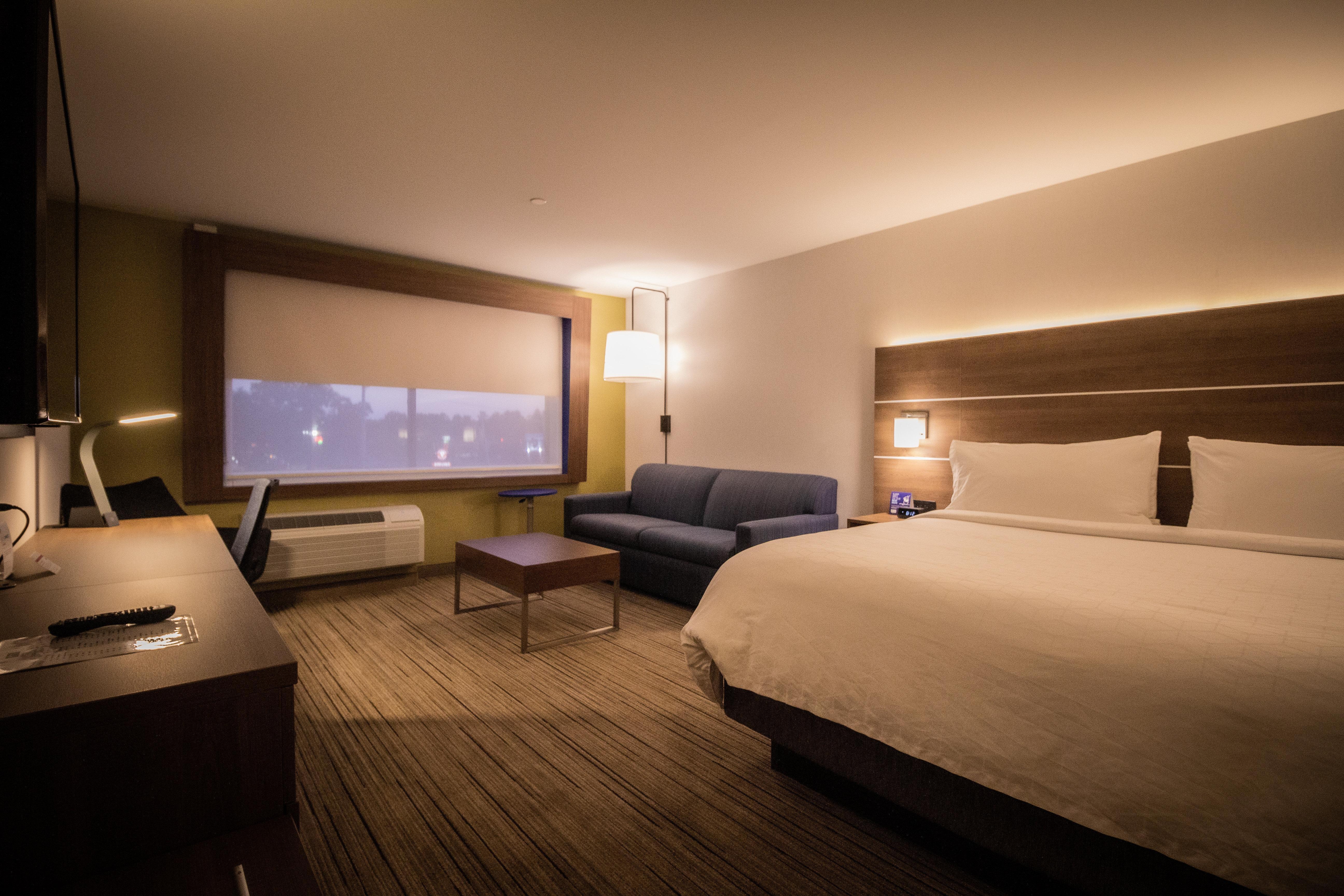Holiday Inn Express & Suites - Boston South - Randolph By Ihg Buitenkant foto
